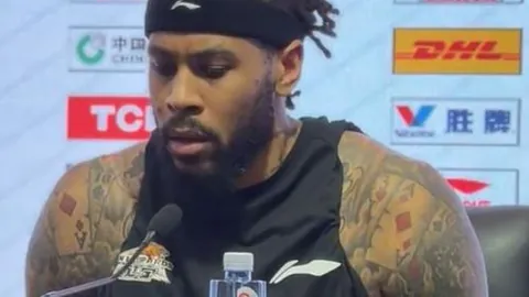 《戴琳透露惊人真相：潘硕拒绝金钱，潘母却不知昏迷中仍坚持对账！》